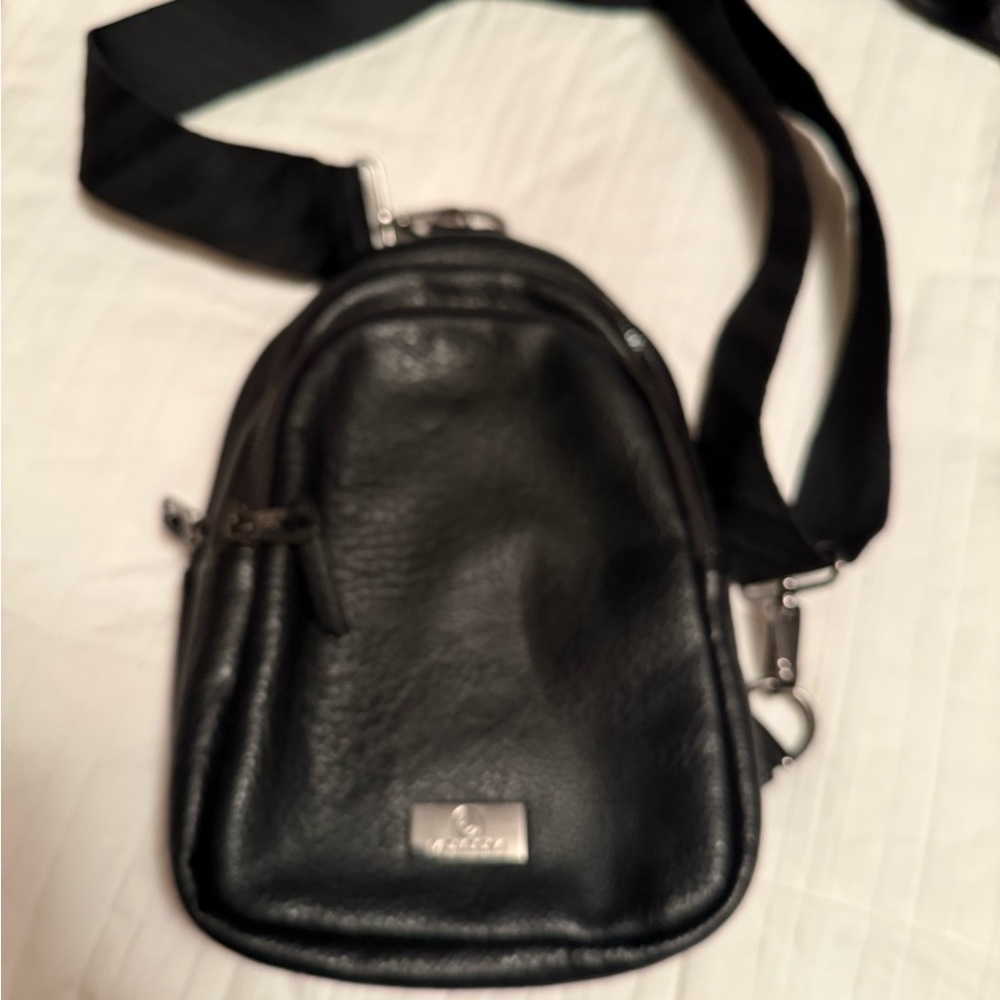 Volcom Black Cross Body Bag Sleek Design Adjustable Strap